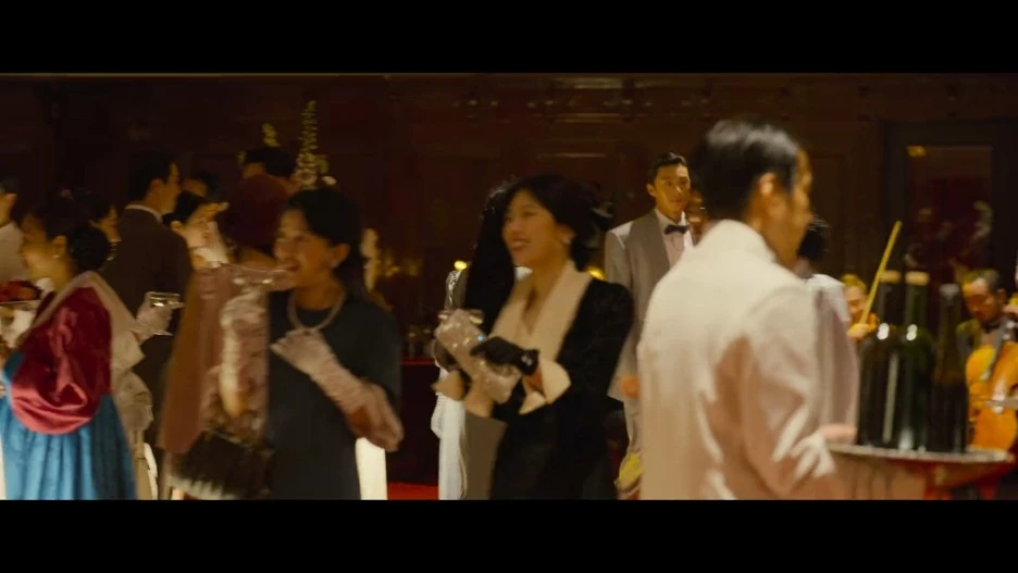 %EA%B2%BD%EC%84%B1%ED%81%AC%EB%A6%AC%EC%B2%98.Gyeongseong_Creature.E01.1080p.NF-Sinper.mkv_snapshot_00.16.31_2023.12.jpg?type=w1