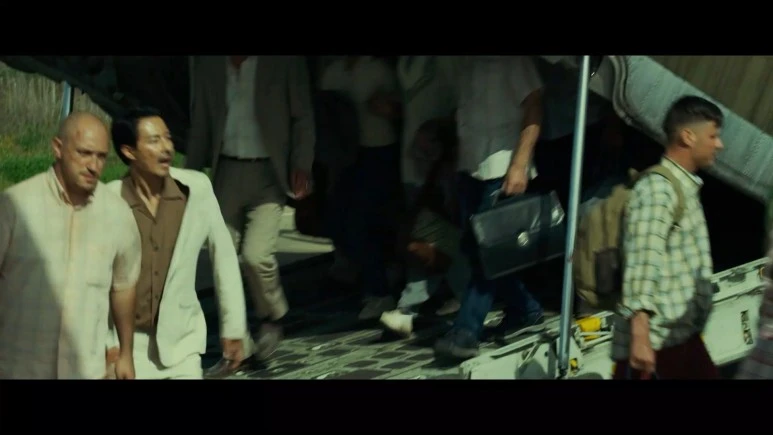 Escape.from.Mogadishu.2021.1080p.FHDRip.H264.AAC-iMBC.mp4_20211014_142819.85.jpg?type=w773