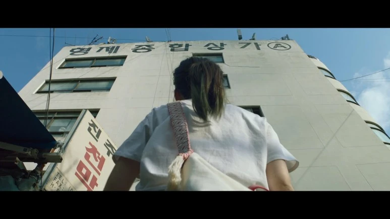 %EC%8A%A4%EB%A7%88%ED%8A%B8%ED%8F%B0%EC%9D%84_%EB%96%A8%EC%96%B4%EB%9C%A8%EB%A0%B8%EC%9D%84_%EB%BF%90%EC%9D%B8%EB%8D%B0_Unlocked,2022.720p.HDRip.H264.AAC.mkv_20230217_234712.969.jpg?type=w773