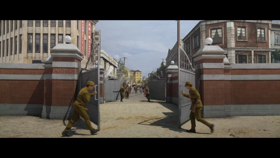 %EA%B2%BD%EC%84%B1%ED%81%AC%EB%A6%AC%EC%B2%98.Gyeongseong_Creature.E02.1080p.NF-Sinper.mkv_snapshot_00.43.06_2023.12.jpg?type=w1