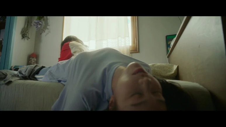 %EC%8A%A4%EB%A7%88%ED%8A%B8%ED%8F%B0%EC%9D%84_%EB%96%A8%EC%96%B4%EB%9C%A8%EB%A0%B8%EC%9D%84_%EB%BF%90%EC%9D%B8%EB%8D%B0_Unlocked,2022.720p.HDRip.H264.AAC.mkv_20230217_234951.657.jpg?type=w773