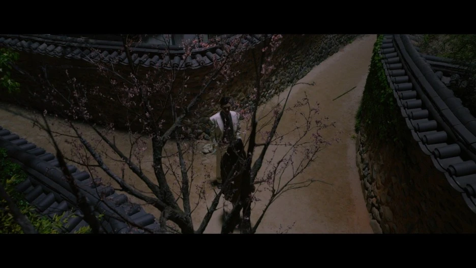 %EA%B2%BD%EC%84%B1%ED%81%AC%EB%A6%AC%EC%B2%98.Gyeongseong_Creature.E01.1080p.NF-Sinper.mkv_snapshot_00.48.30_2023.12.jpg?type=w1