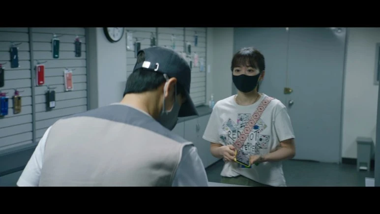 %EC%8A%A4%EB%A7%88%ED%8A%B8%ED%8F%B0%EC%9D%84_%EB%96%A8%EC%96%B4%EB%9C%A8%EB%A0%B8%EC%9D%84_%EB%BF%90%EC%9D%B8%EB%8D%B0_Unlocked,2022.720p.HDRip.H264.AAC.mkv_20230217_234717.066.jpg?type=w773