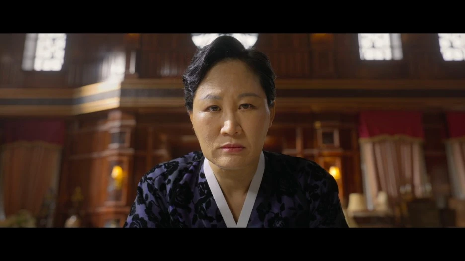 %EA%B2%BD%EC%84%B1%ED%81%AC%EB%A6%AC%EC%B2%98.Gyeongseong_Creature.E01.1080p.NF-Sinper.mkv_snapshot_00.13.05_2023.12.jpg?type=w1