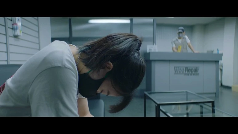 %EC%8A%A4%EB%A7%88%ED%8A%B8%ED%8F%B0%EC%9D%84_%EB%96%A8%EC%96%B4%EB%9C%A8%EB%A0%B8%EC%9D%84_%EB%BF%90%EC%9D%B8%EB%8D%B0_Unlocked,2022.720p.HDRip.H264.AAC.mkv_20230217_234726.529.jpg?type=w773