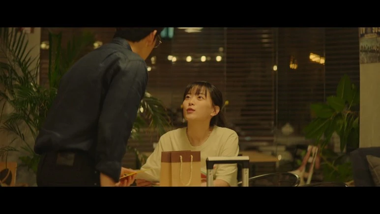 %EC%8A%A4%EB%A7%88%ED%8A%B8%ED%8F%B0%EC%9D%84_%EB%96%A8%EC%96%B4%EB%9C%A8%EB%A0%B8%EC%9D%84_%EB%BF%90%EC%9D%B8%EB%8D%B0_Unlocked,2022.720p.HDRip.H264.AAC.mkv_20230217_234910.657.jpg?type=w773