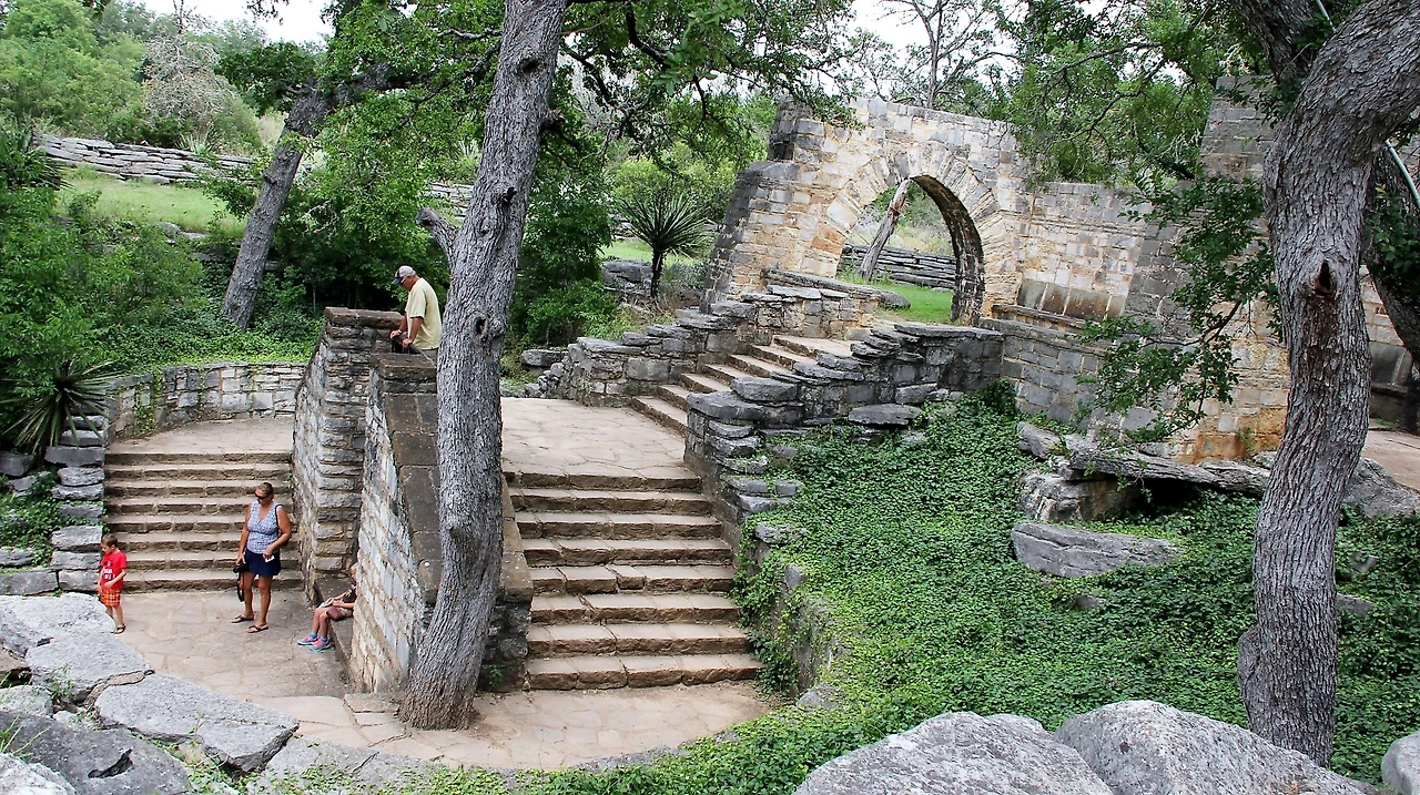 Longhorn Cavern (2)-Andy-PC.JPG