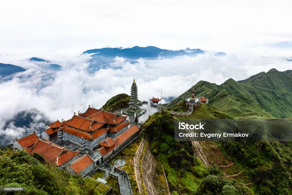 %ED%8C%90%EC%8B%9C%ED%8C%90-%EC%82%B0-buddhistic-%EC%84%B1%EC%A0%84%EC%97%90%EC%84%9C%EC%97%90%EC%84%9C-%EC%95%84%EB%A6%84-%EB%8B%A4%EC%9A%B4-%EB%B3%B4%EA%B8%B0.jpg?s=1024x1024&w=is&k=20&c=A32iI3iffwFuY2ywvzf7DY8XFzMg87AjfkIHjbxbxRo=