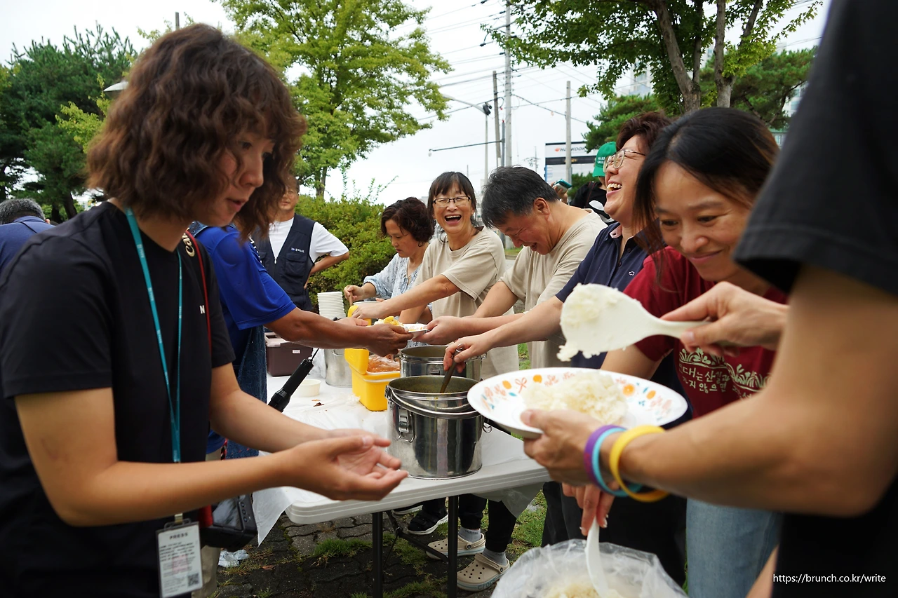 CKC05464' 꿀잠 배식.JPG