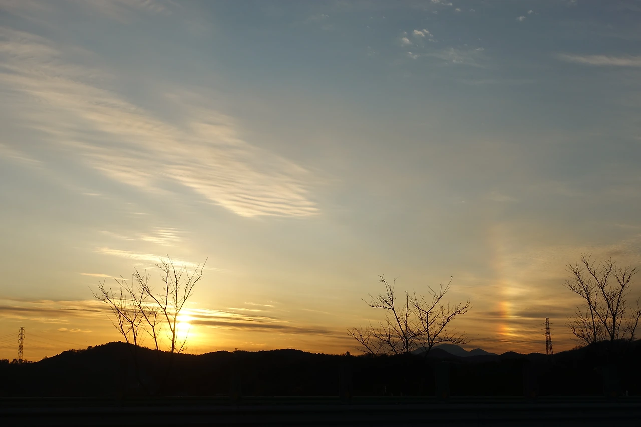 DSC09635 지는 해와 무지개.JPG