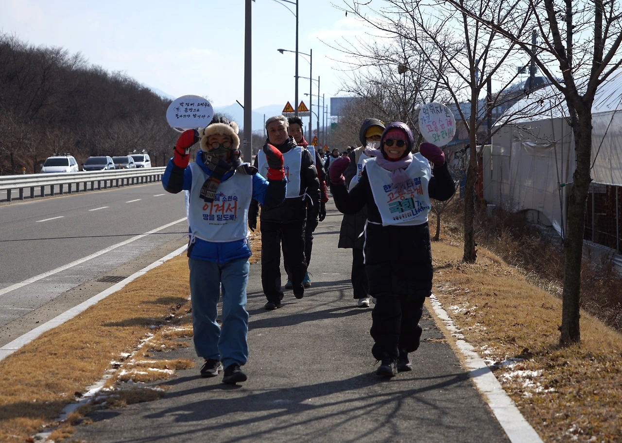 CKB02386' 두 사람.JPG