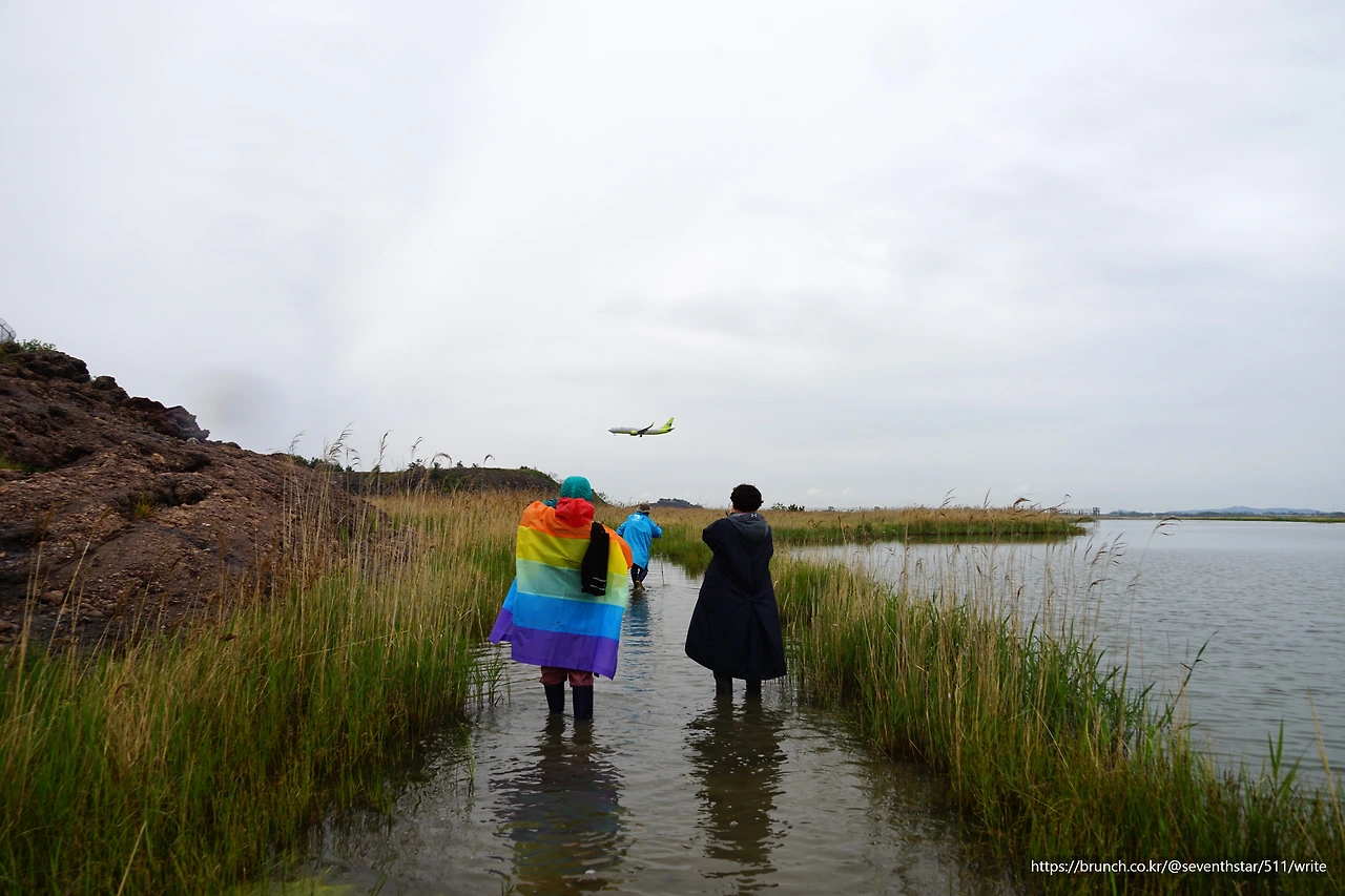 CKB07324' 군산공항 비행기.JPG