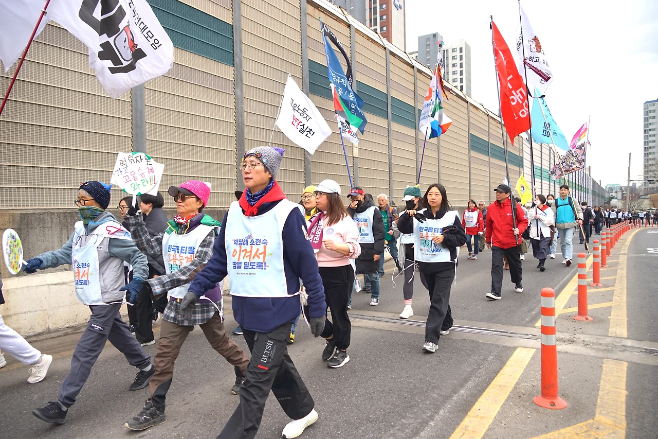 CKB03870' 보폭을 보라.JPG