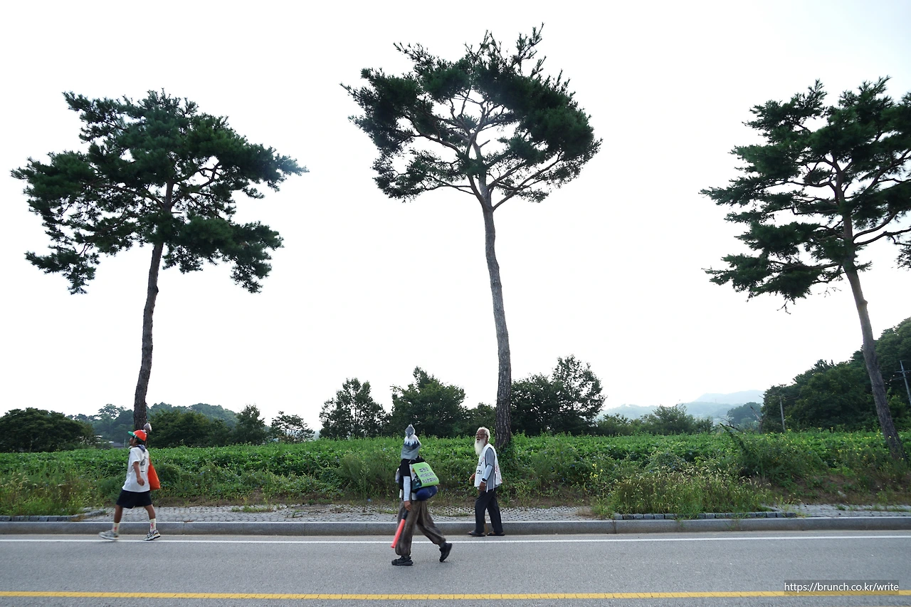 CKC03597' 문 신부님 행진 .JPG