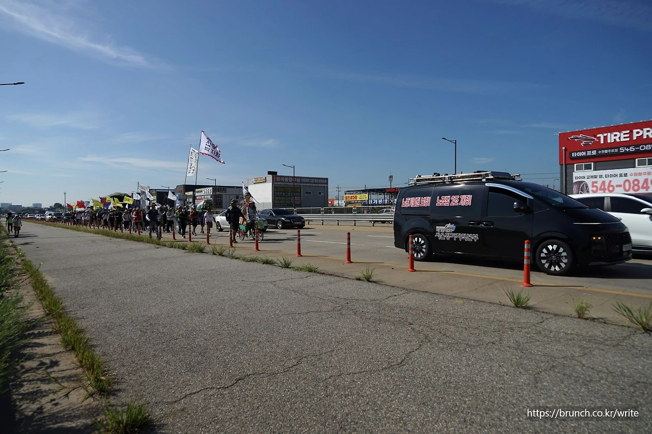 CKC07459'' 화성시 행진 측면.JPG