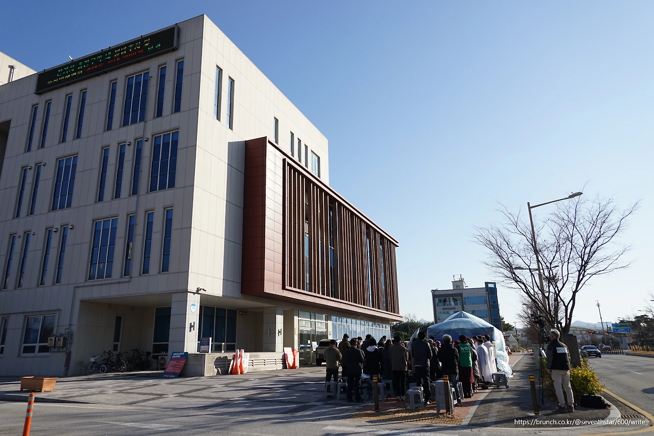 CKC00681 제49차 새만금 상시해수유통 및 신공항건설 중단을 위한 생태계 복원 기원 월요미사.JPG