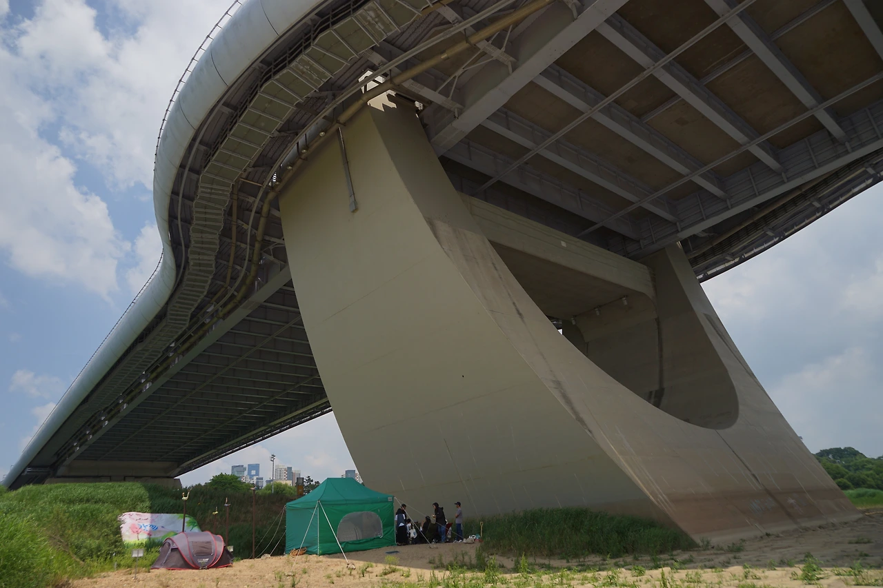 DSC06798한두리교 아래 농성 천막.JPG