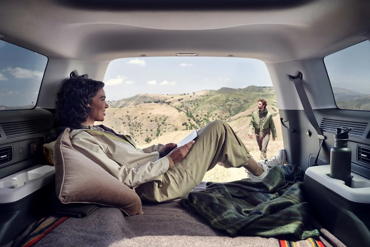 Large-56479-HyundaiMotorRadicallyTransformsAll-NewSANTAFESUVtoOfferLargerClass-leadingInteriorSpaceandTailgateOpening_%ED%81%AC%EA%B2%8C.jpeg?type=w1200