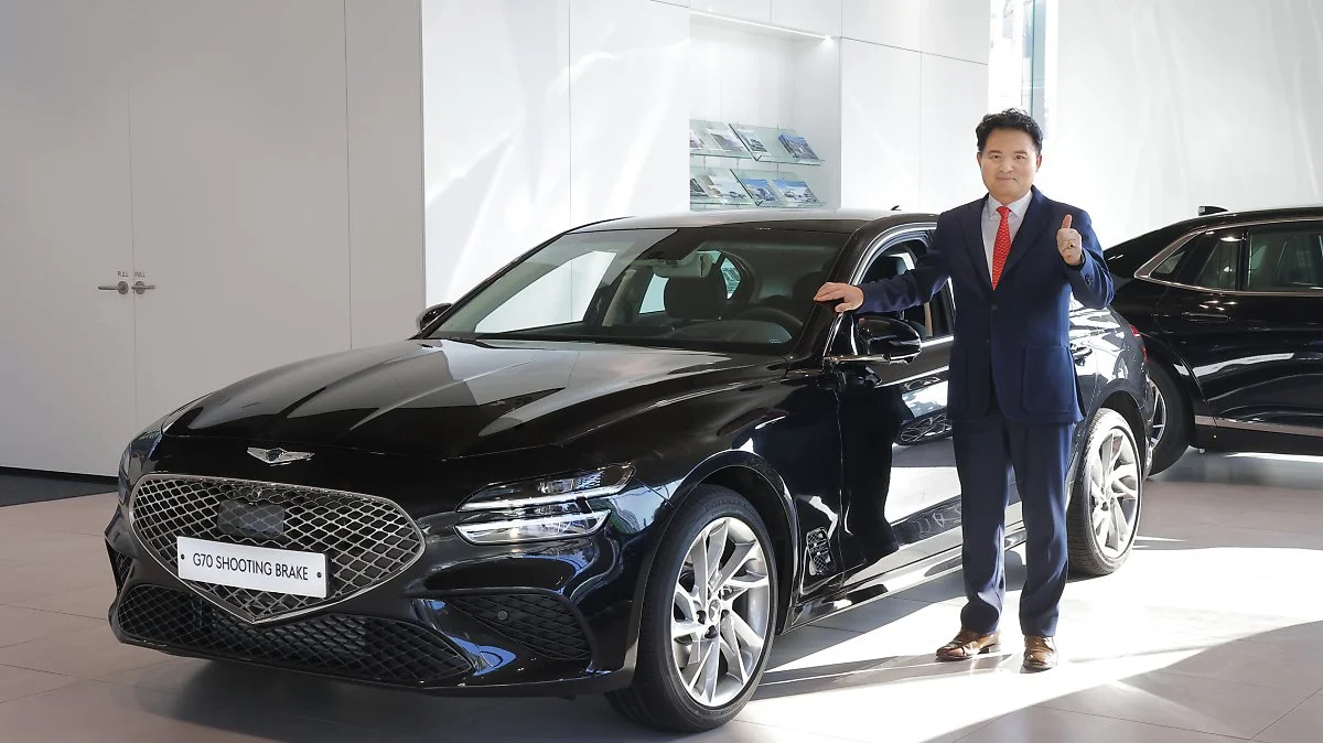 230116_%28%EC%82%AC%EC%A7%84%EC%9E%90%EB%A3%8C%29_%ED%98%84%EB%8C%80%EC%B0%A8_%EC%9D%B4%EC%84%9D%EC%9D%B4_%EC%98%81%EC%97%85%EB%B6%80%EC%9E%A5%2C_%27%ED%8C%90%EB%A7%A4%EA%B1%B0%EC%9E%A5%27_%EC%84%A0%EC%A0%95_%282%29.jpg?type=w1200