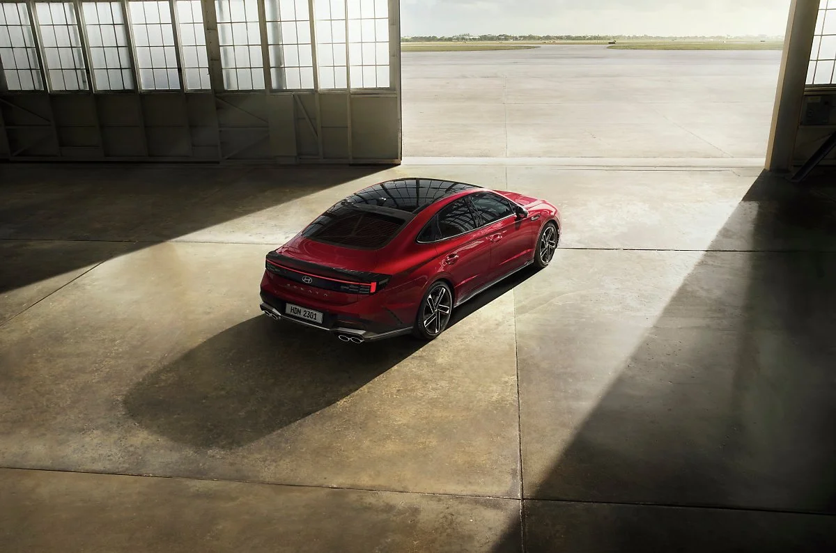 %28%EC%82%AC%EC%A7%843%29_%ED%98%84%EB%8C%80%EC%B0%A8%2C_2023_%EC%84%9C%EC%9A%B8%EB%AA%A8%EB%B9%8C%EB%A6%AC%ED%8B%B0%EC%87%BC%EC%97%90%EC%84%9C_%27%EC%8F%98%EB%82%98%ED%83%80_%EB%94%94_%EC%97%A3%EC%A7%80%27_%EC%B5%9C%EC%B4%88_%EA%B3%B5%EA%B0%9C.jpg?type=w1200