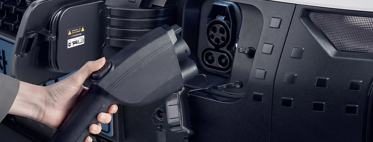 st1_design_front_charging_door.jpg?type=w1200