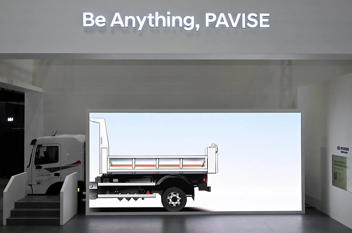 %28%EC%82%AC%EC%A7%8416%29_%ED%98%84%EB%8C%80%EC%B0%A8%2C_2023_%EC%84%9C%EC%9A%B8%EB%AA%A8%EB%B9%8C%EB%A6%AC%ED%8B%B0%EC%87%BC%EC%97%90%EC%84%9C_%27%EC%8F%98%EB%82%98%ED%83%80_%EB%94%94_%EC%97%A3%EC%A7%80%27_%EC%B5%9C%EC%B4%88_%EA%B3%B5%EA%B0%9C.jpg?type=w1200