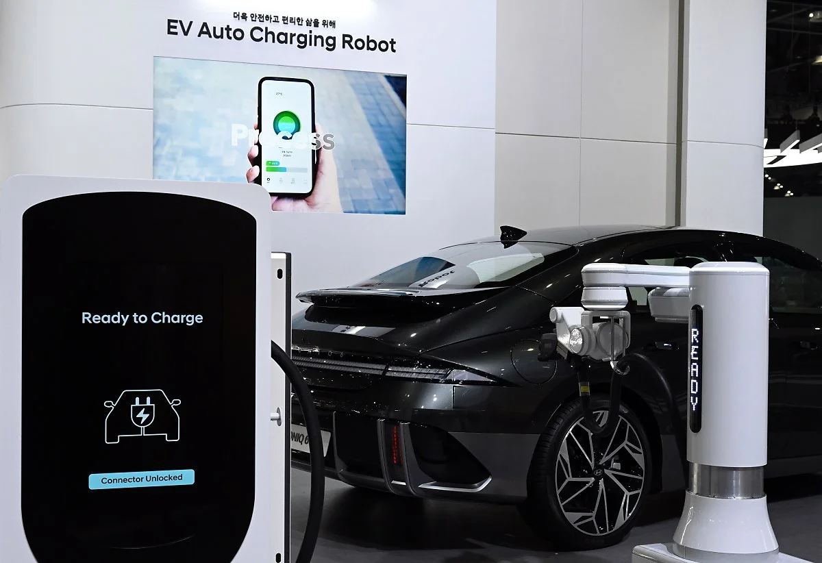 %28%EC%82%AC%EC%A7%8413%29_%ED%98%84%EB%8C%80%EC%B0%A8%2C_2023_%EC%84%9C%EC%9A%B8%EB%AA%A8%EB%B9%8C%EB%A6%AC%ED%8B%B0%EC%87%BC%EC%97%90%EC%84%9C_%27%EC%8F%98%EB%82%98%ED%83%80_%EB%94%94_%EC%97%A3%EC%A7%80%27_%EC%B5%9C%EC%B4%88_%EA%B3%B5%EA%B0%9C.jpg?type=w1200