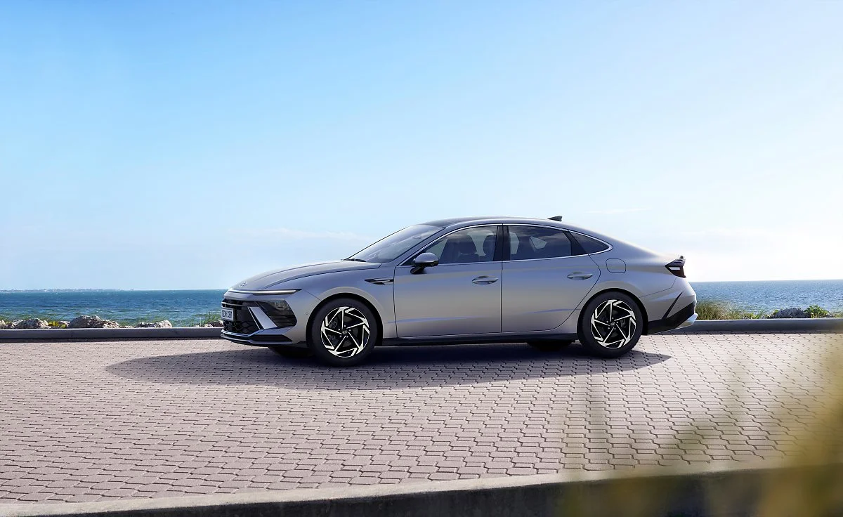 DN8_FL_%EC%99%B8%EC%9E%A5_MAIN_01.jpeg?type=w1200