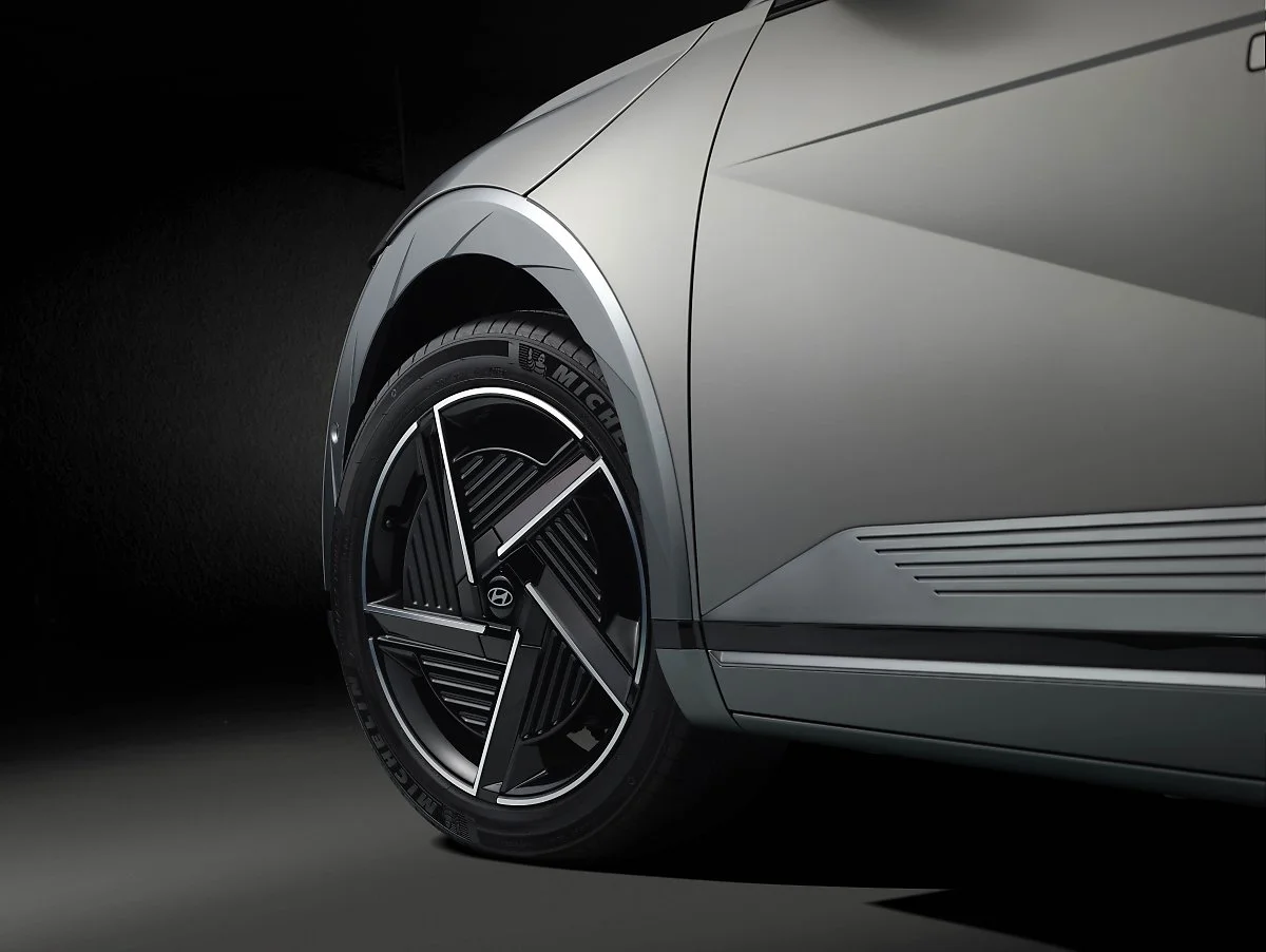 240411__33_HS_IONIQ_33_HE__33_HS_5_33_HE__PE105707_2_%EB%B3%B5%EC%82%AC.jpg?type=w1200