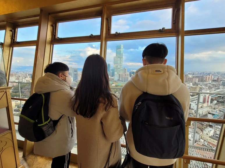 %EC%B8%A0%ED%85%90%EC%B9%B4%EC%BF%A0_%EC%A0%84%EB%A7%9D%EB%8C%80%EC%97%90%EC%84%9C_3%EB%AA%85.jpg?type=w773