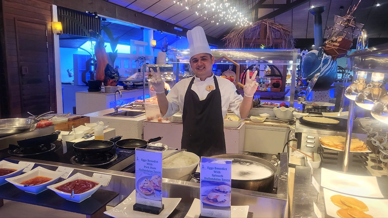 몰디브 2 조식 쉐프.jpeg