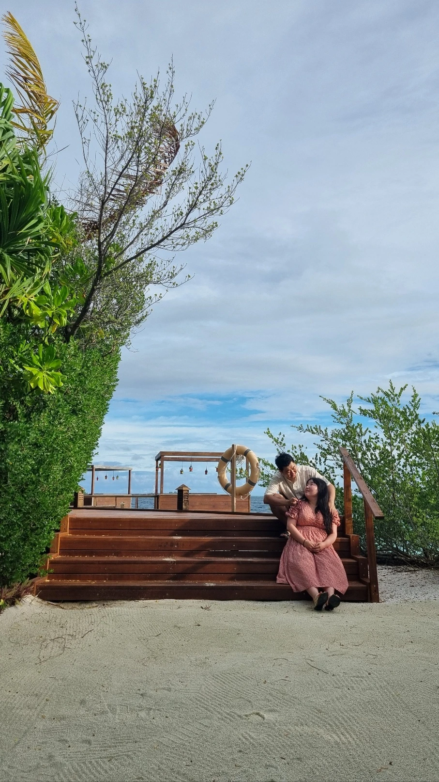 몰디브 2 다정샷 앉아서.jpeg