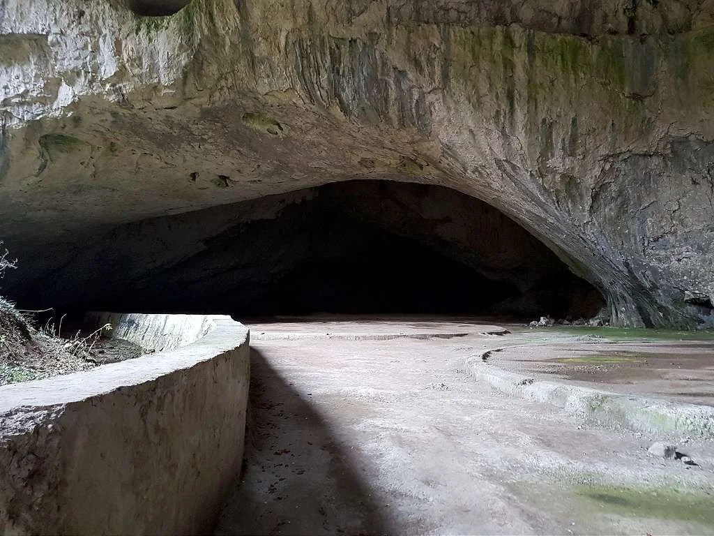 the-longer-gallery-is.jpg?w1100amp;h-1amp;s1