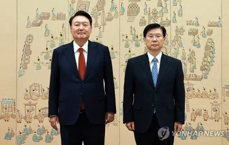 %EC%9C%A4%EC%84%9D%EC%97%B4%EA%B3%BC_%EB%B0%95%EC%A2%85%EC%A4%80.jpg?type=w773