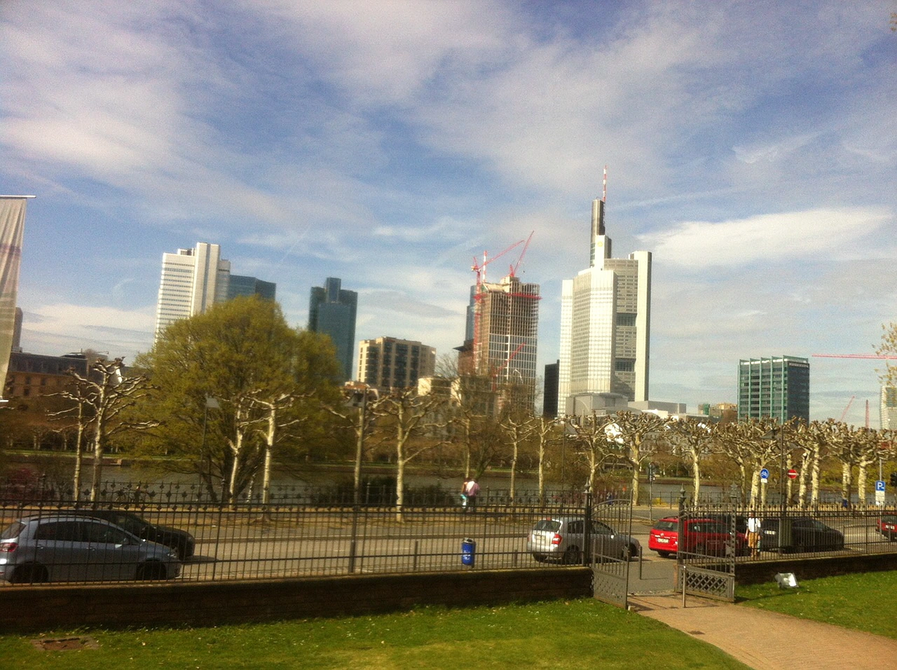 꾸미기_마인강서 바라본 프랑크푸르 시가지.JPG