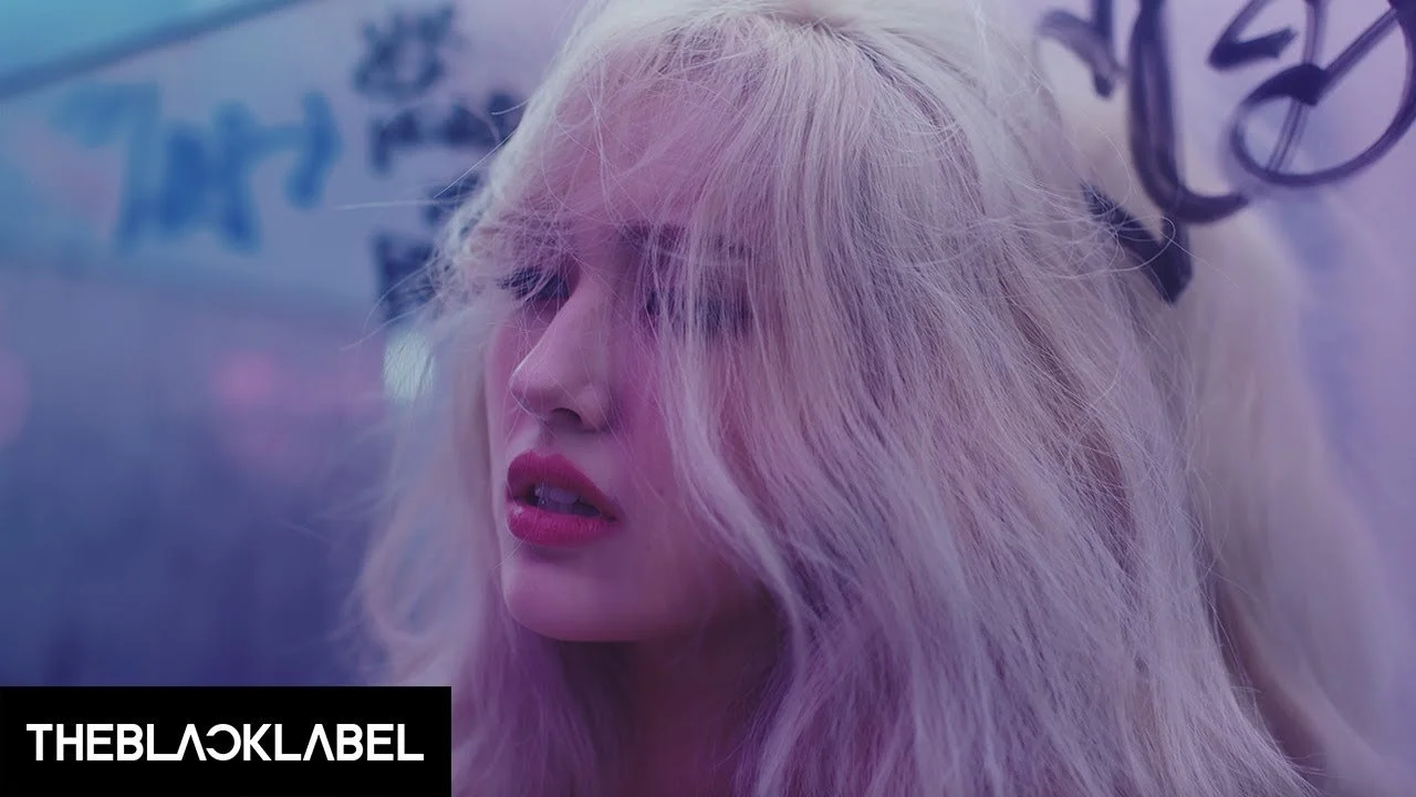 img.jpg?width=1280&amp;height=720&amp;face=410_182_744_546