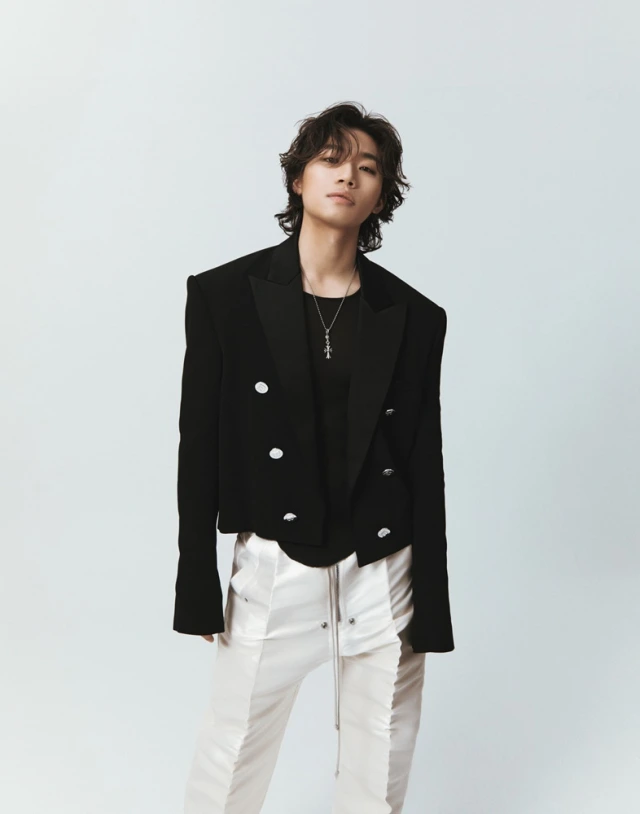 29W0R835W1_1.jpg?type=w773