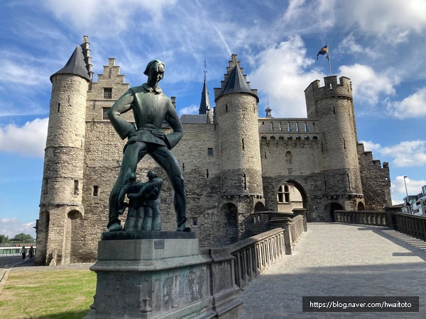 SE-5c0502a3-ae7e-4414-92d7-b9c1c8f42544.jpg?type=w773