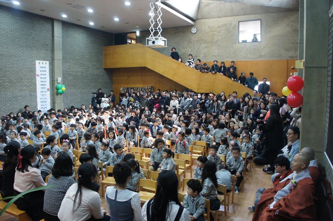 30 운문유치원 꼬평 개관식에 온 사람들.JPG