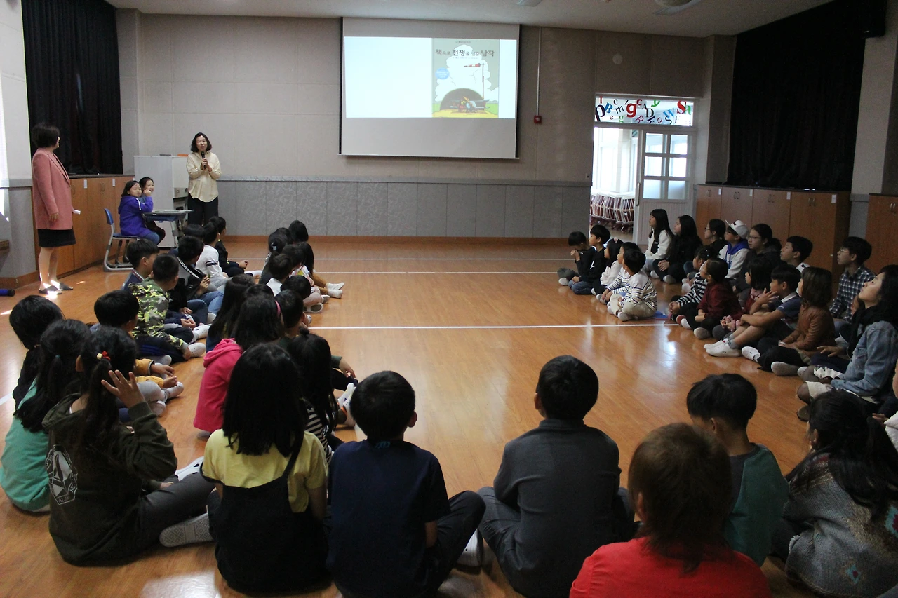 27 제주 덕수초 꼬평 그림책 연주.JPG