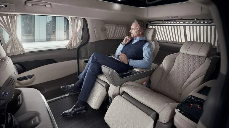 carnival-hi_gallery_image_4seats_hilimousine.jpg?type=w773