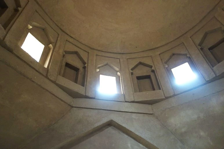 내부_빛2_수정.jfif