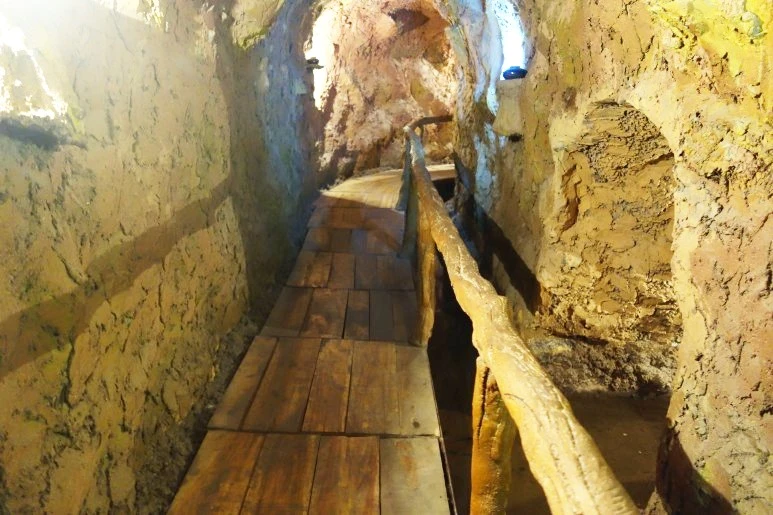 카레즈_탐방로_수정.jfif