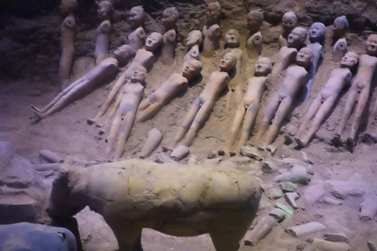 수정_양릉_병마용_사람동물.jfif