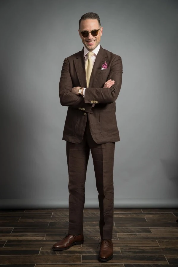 brown-linen-suit-summer-outfit-idea-he-spoke-style-michael-andrews-bespoke-hss-mab.jpg?fit=600%2C900&ssl=1