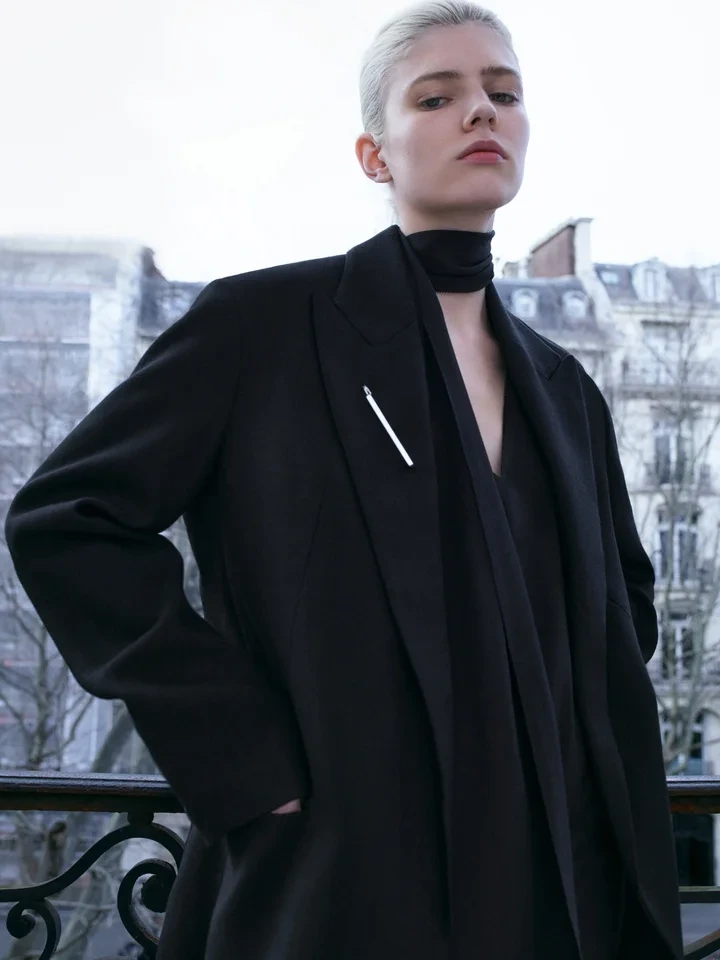 11374756.jpg?format=webp&width=720&height=960&quality=85