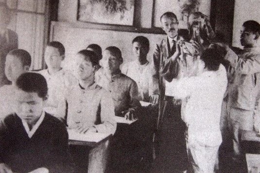 6._%EC%A0%9C%EC%83%9D%EC%9B%90_%EB%A7%B9%EC%95%84%EB%B6%80_%ED%95%99%EC%83%9D%EB%93%A4%EA%B3%BC_%EB%B0%95%EB%91%90%EC%84%B1_%EC%84%A0%EC%83%9D,_%EA%B5%AD%EB%A6%BD%EC%84%9C%EC%9A%B8%EB%A7%B9%ED%95%99%EA%B5%90.jpg?type=w1