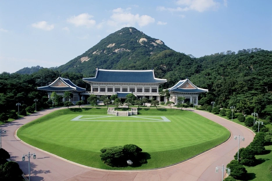 %EC%B2%AD%EC%99%80%EB%8C%80_%EC%A0%84%EA%B2%BD.jpg?type=w1