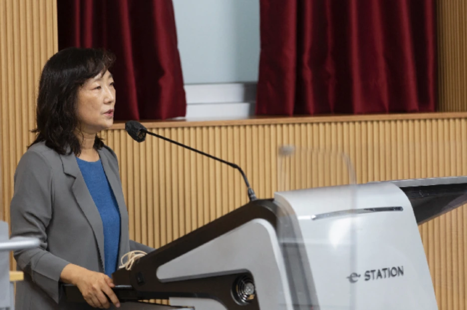 %EA%B0%95%EC%97%B0%ED%95%98%EC%8B%9C%EB%8A%94_%EC%86%8C%EC%9E%A5%EB%8B%98.PNG?type=w1