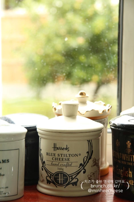 블루치즈를 담아서 판매하는 항아리 (4)-1.JPG